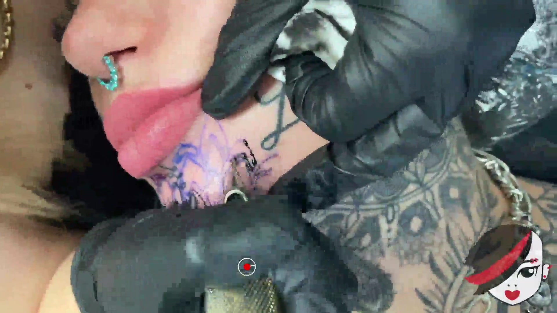 Amber Luke Getting a Chin Tattoo