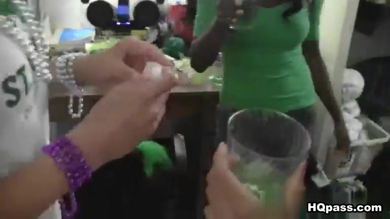 DareDorm : Saint pattys day