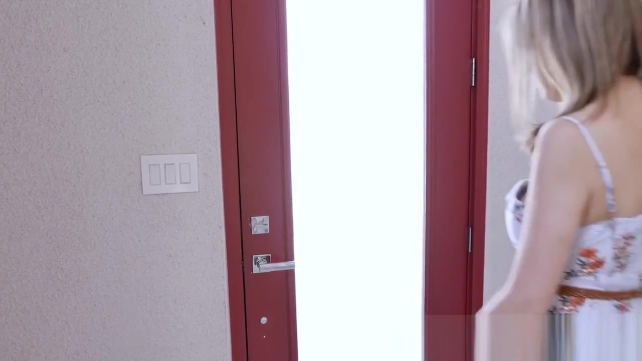 teen 18+ stepsister gets facialized in threeway