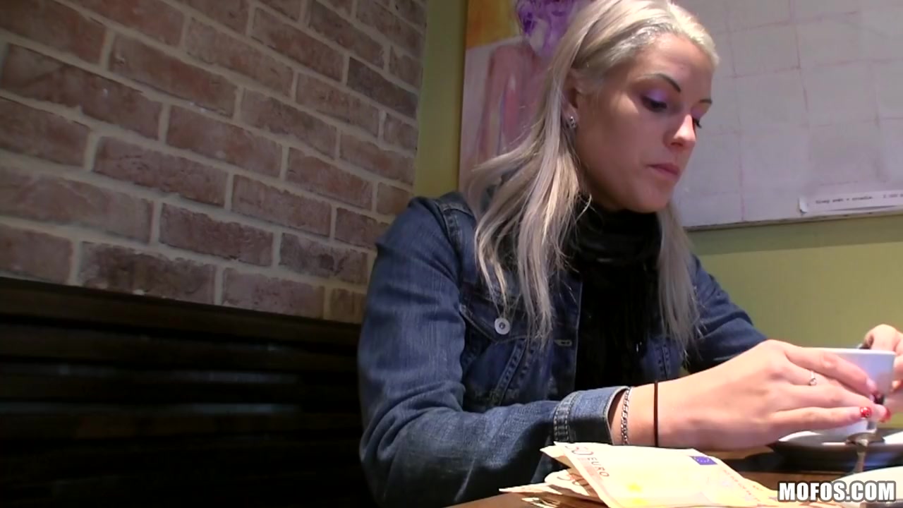 Blanche Bradburry - Knob in the Coffee Shop