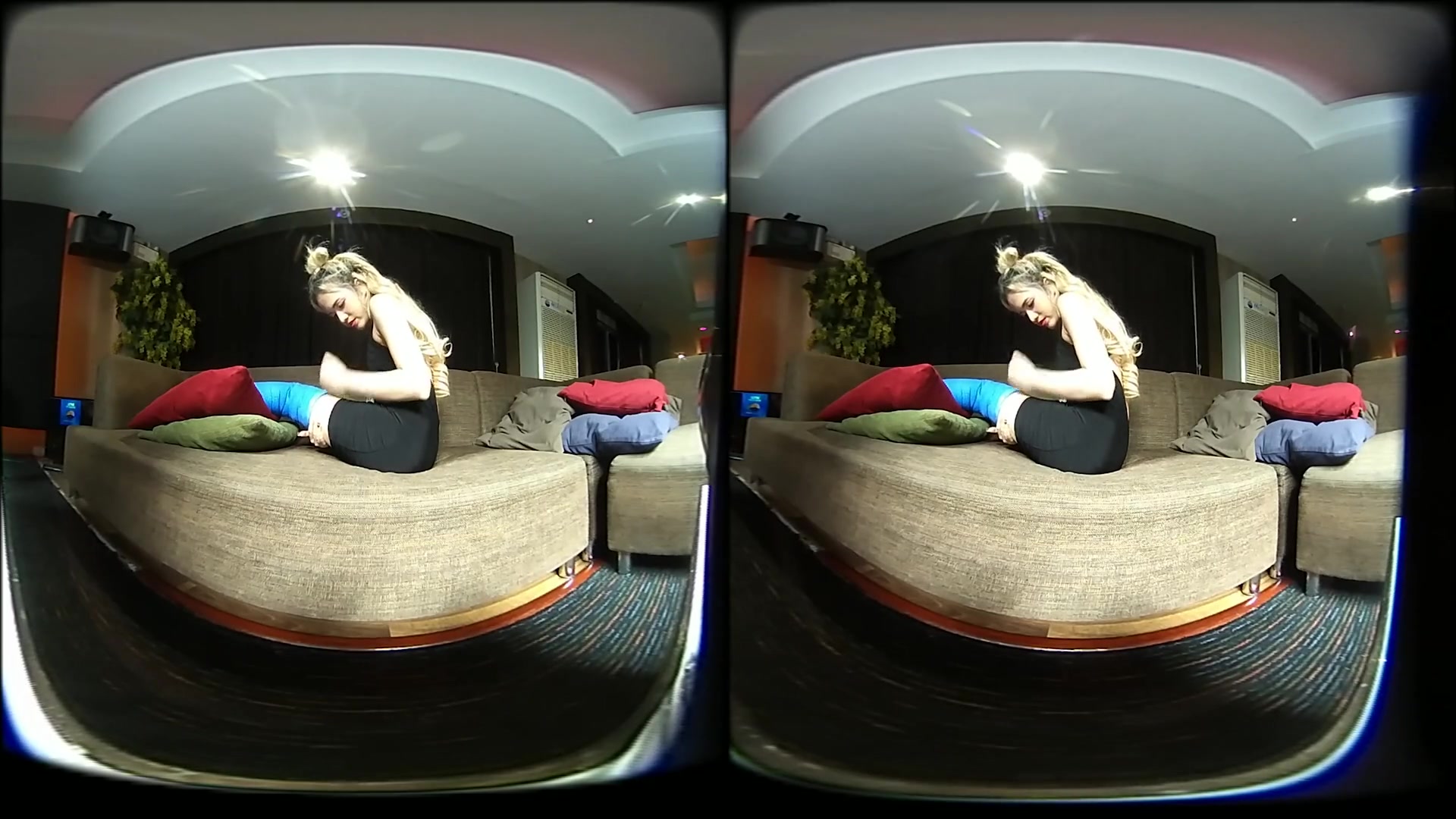 Girl With Long Cast Leg On A Couch (LCL) - VRpussyVision