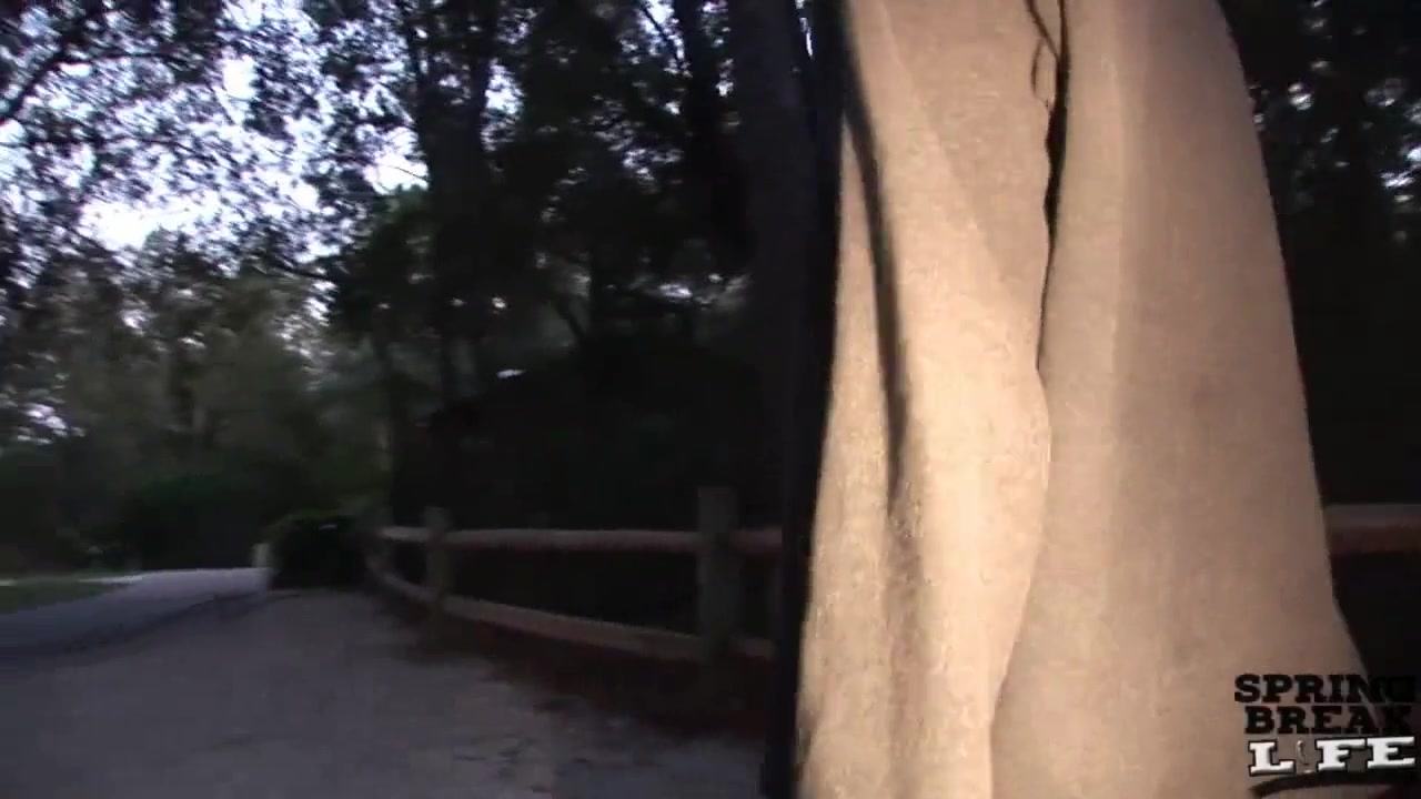 Hot Tampa Blonde Chick Getting Naked in Public - SpringbreakLife