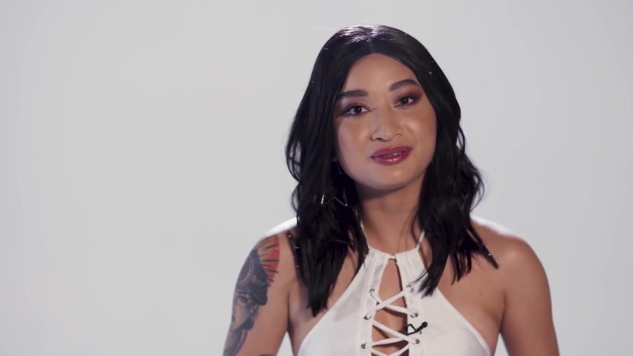 Sitting Down With Pornstar Interview - Avery Black