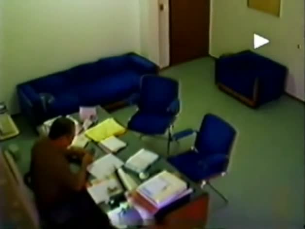 Quick amateur blow in the office