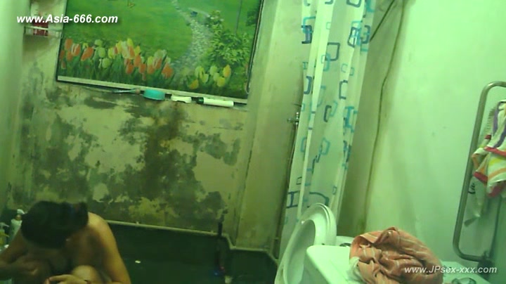 peeping chinese girls bathing.13