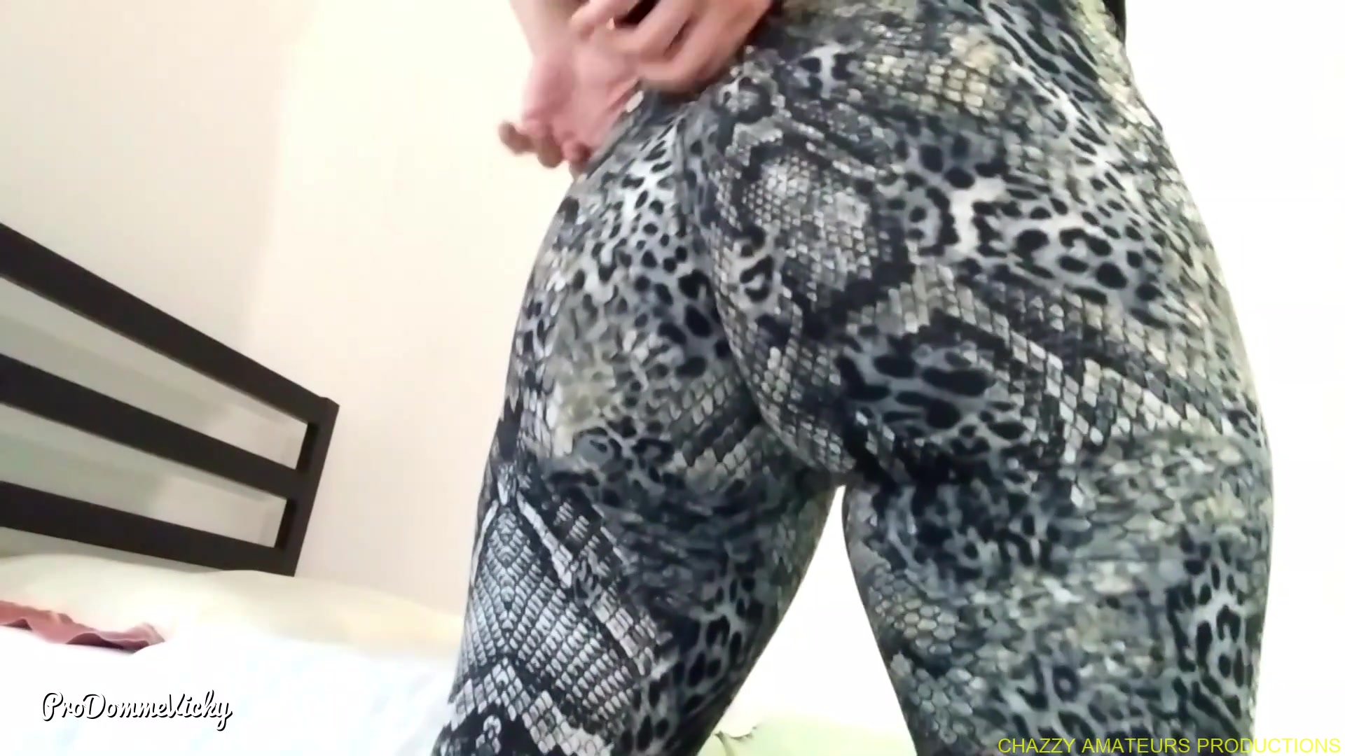 Stuff My Goddess Pussy With My Leggings Starring Goddess Vicky - Chazzy Amateurs