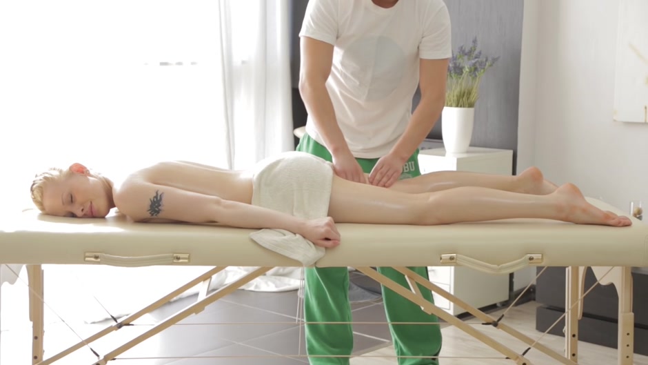 Hot massage fuck makes cute Tori crave for more