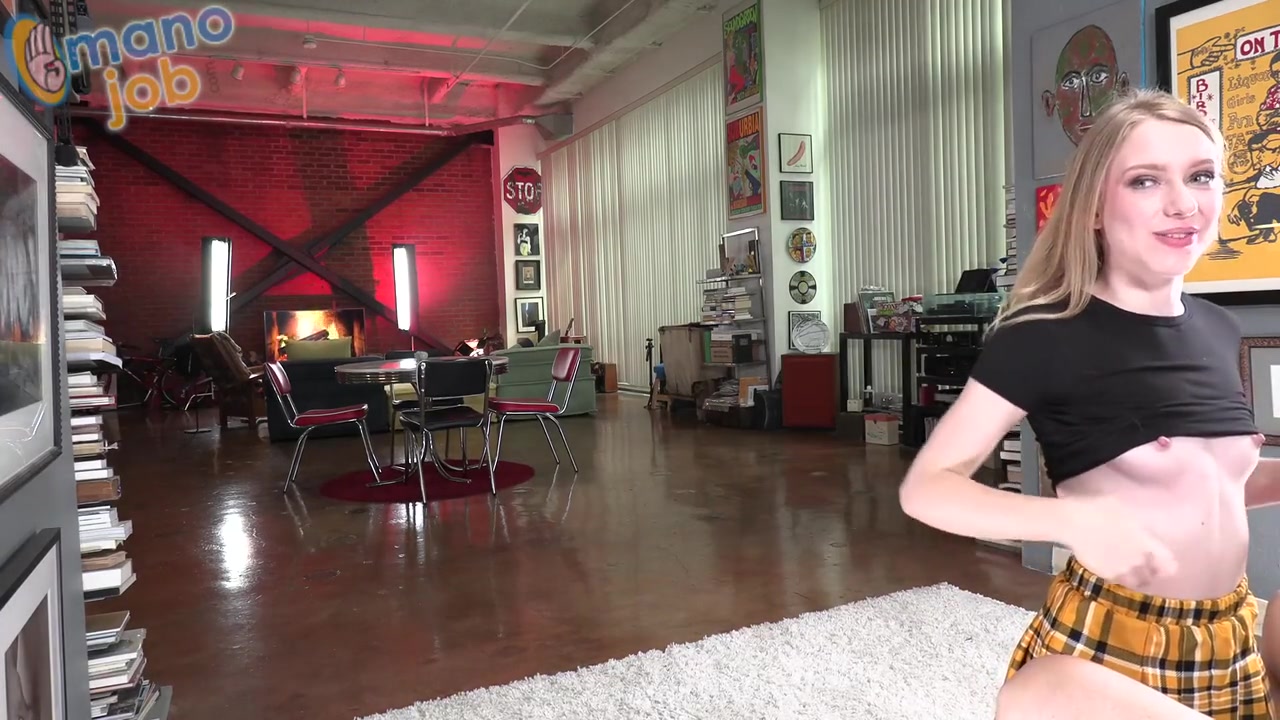 Teases And Jerks Mister Pov In This Point-of-view Hand Job Video Called Kallies Big Problem! - Kallie Taylor