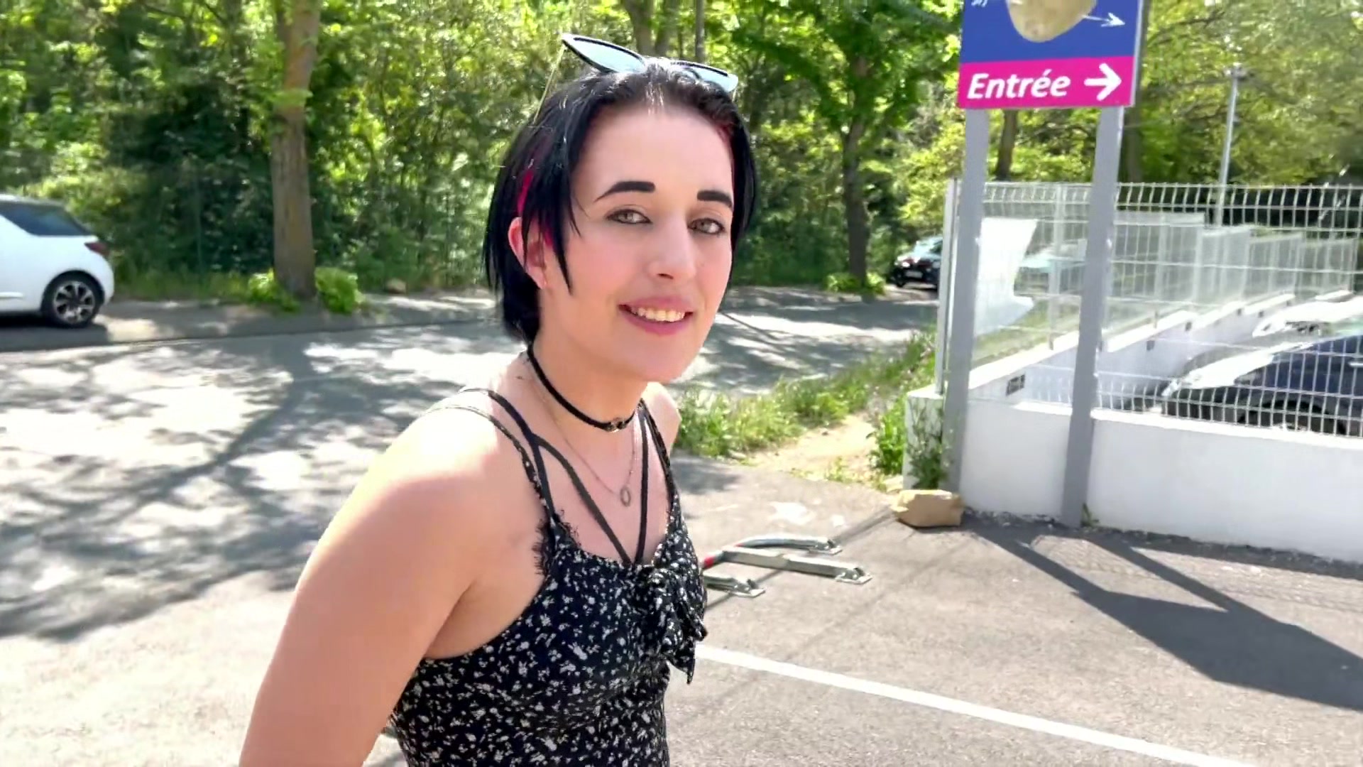 Leila, 18, librarian in Toulouse!