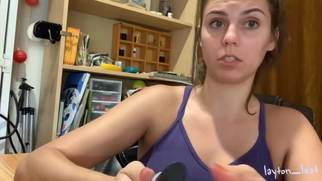 I Got What?! Amateur Girl Explores New Toy