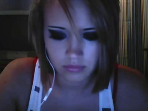 Tanned bitch is ready to show everything for her viewers