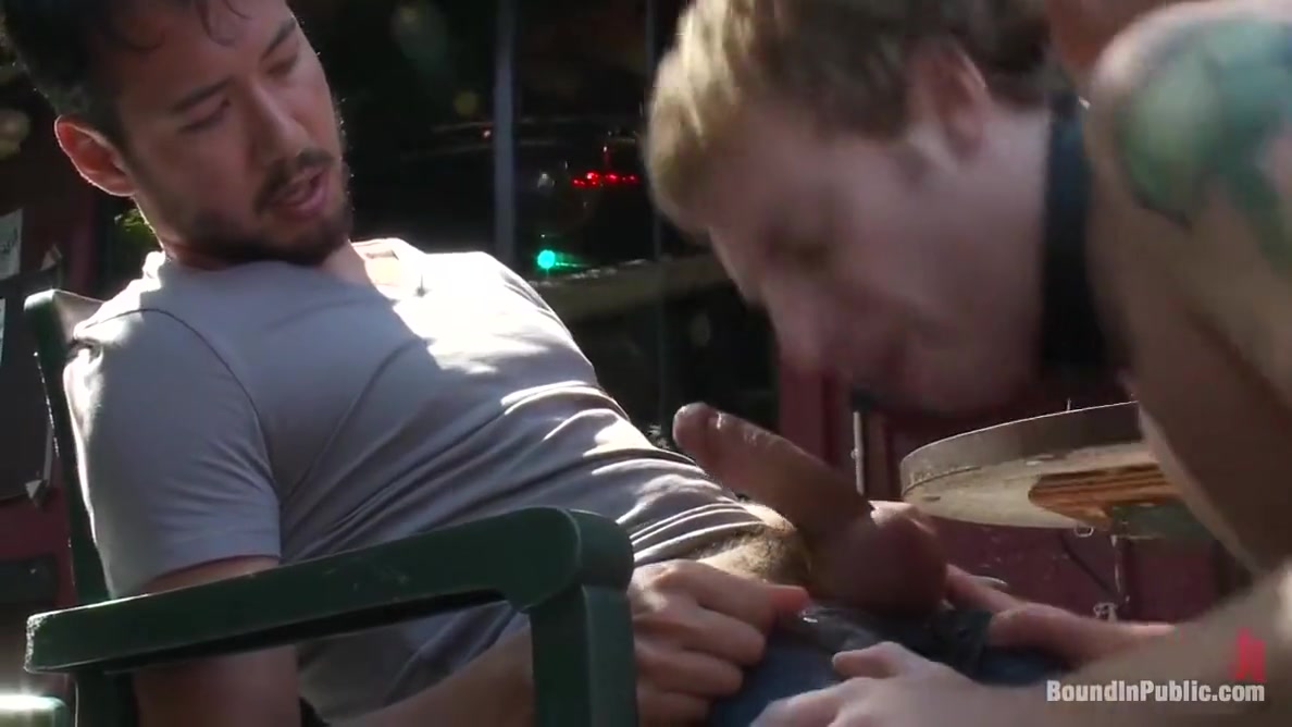 Robert Axel, Van Darkholme And Sebastian Keys In Gets His Ass Stretched And Pissed On In A Public Bar