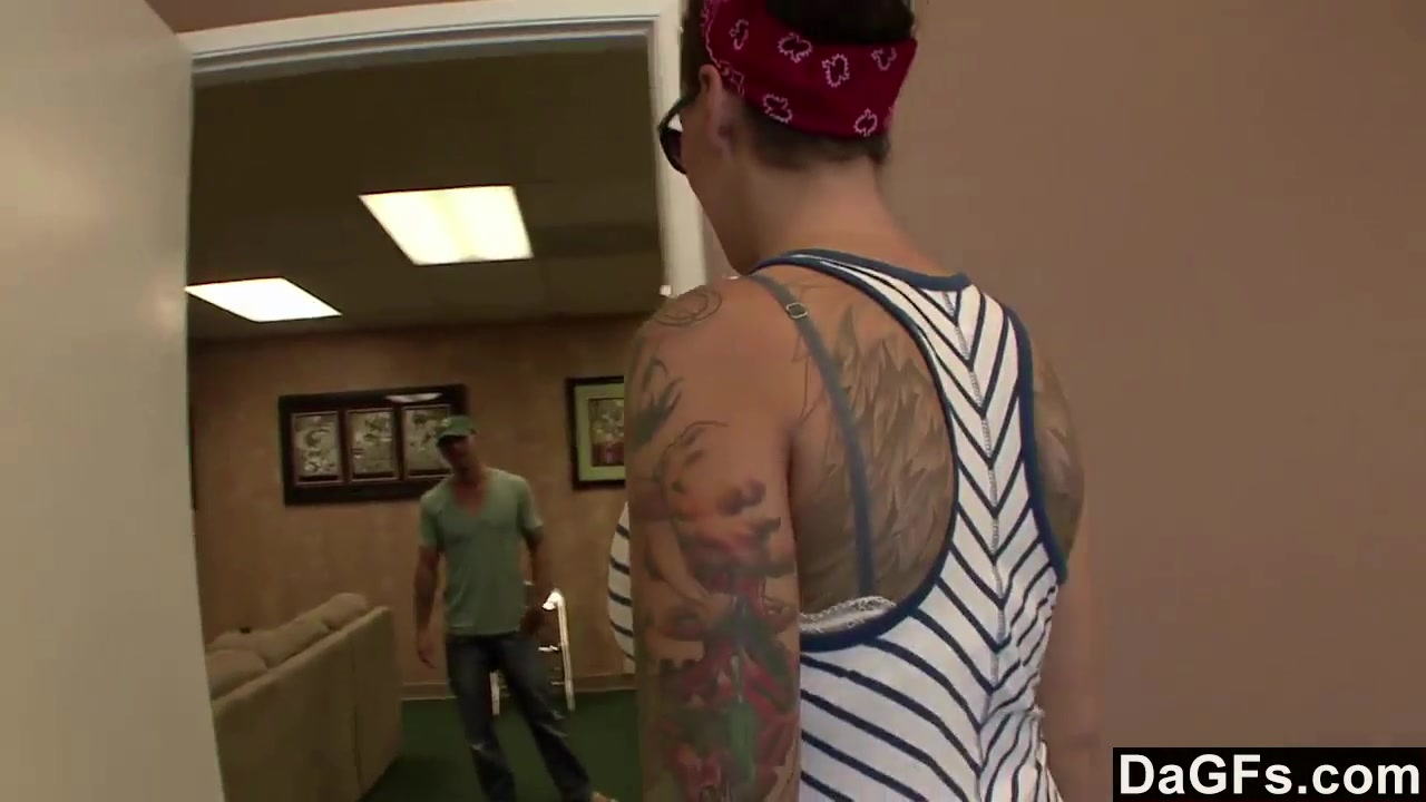 Emily Needs Cum Before Doing Her Tattooing Job - DaGFs