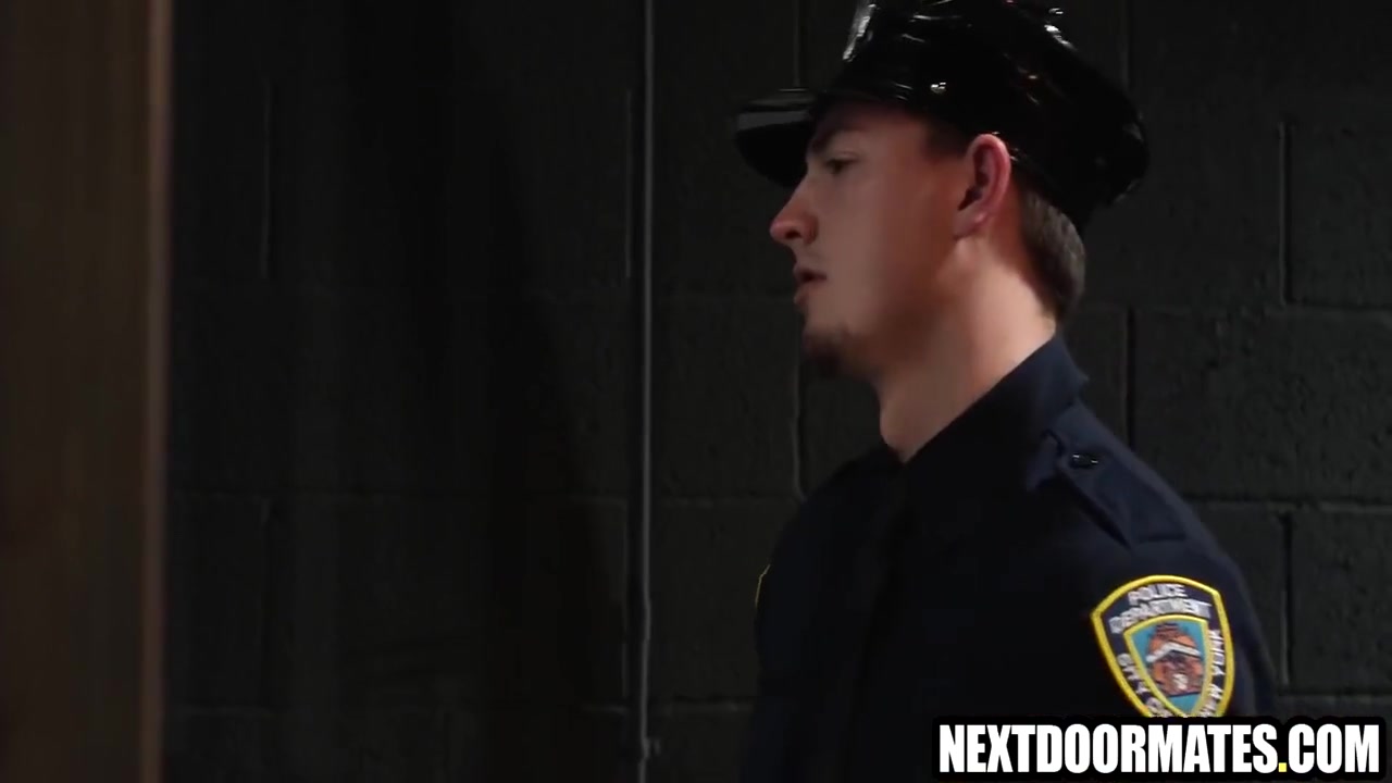 Hot Gay Hunk Bribing A Jail Guard 7 Min - Roman Todd And Masyn Thorne