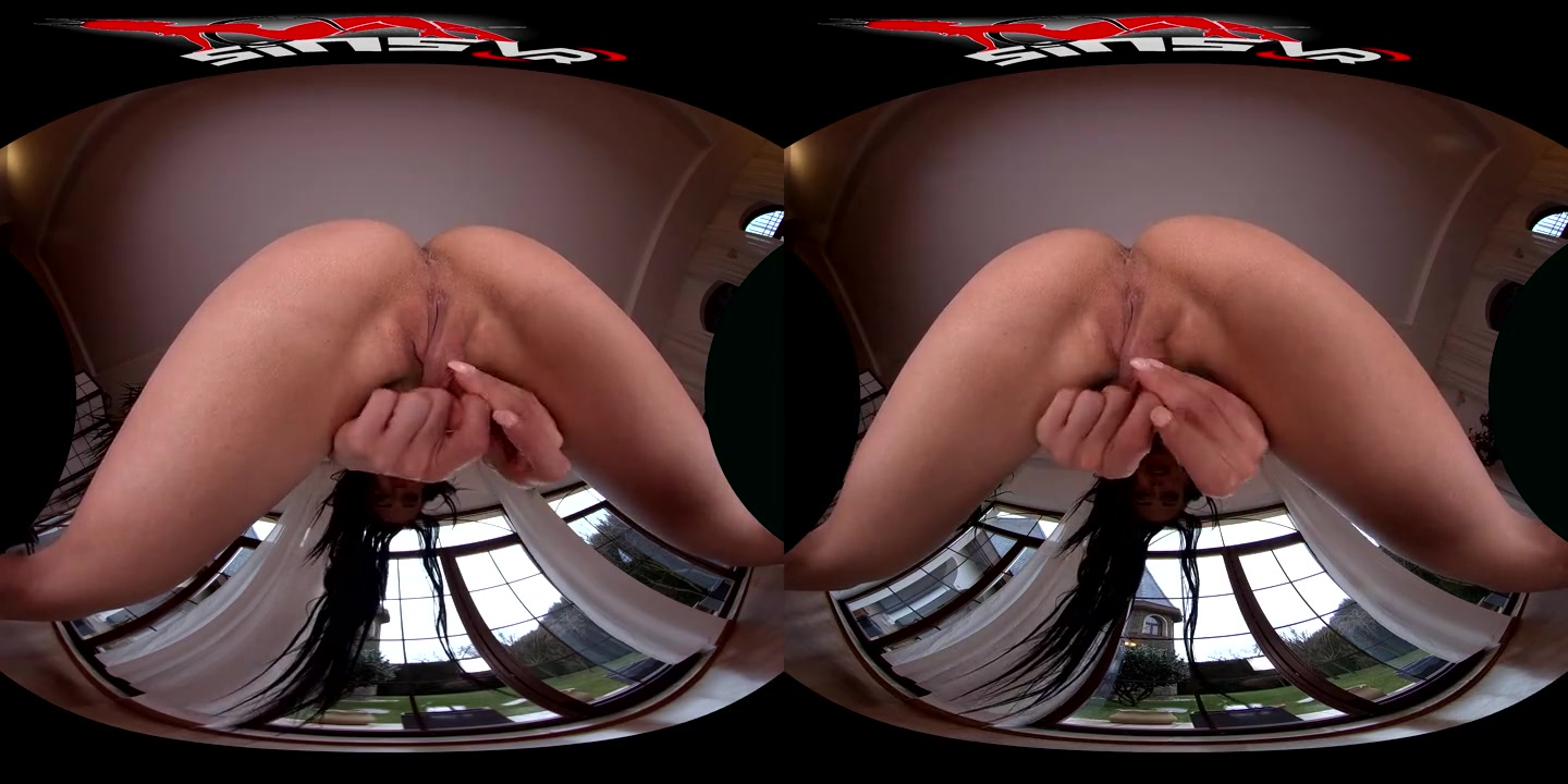 VR porn - Nicole Love - Face Sitting - SinsVR