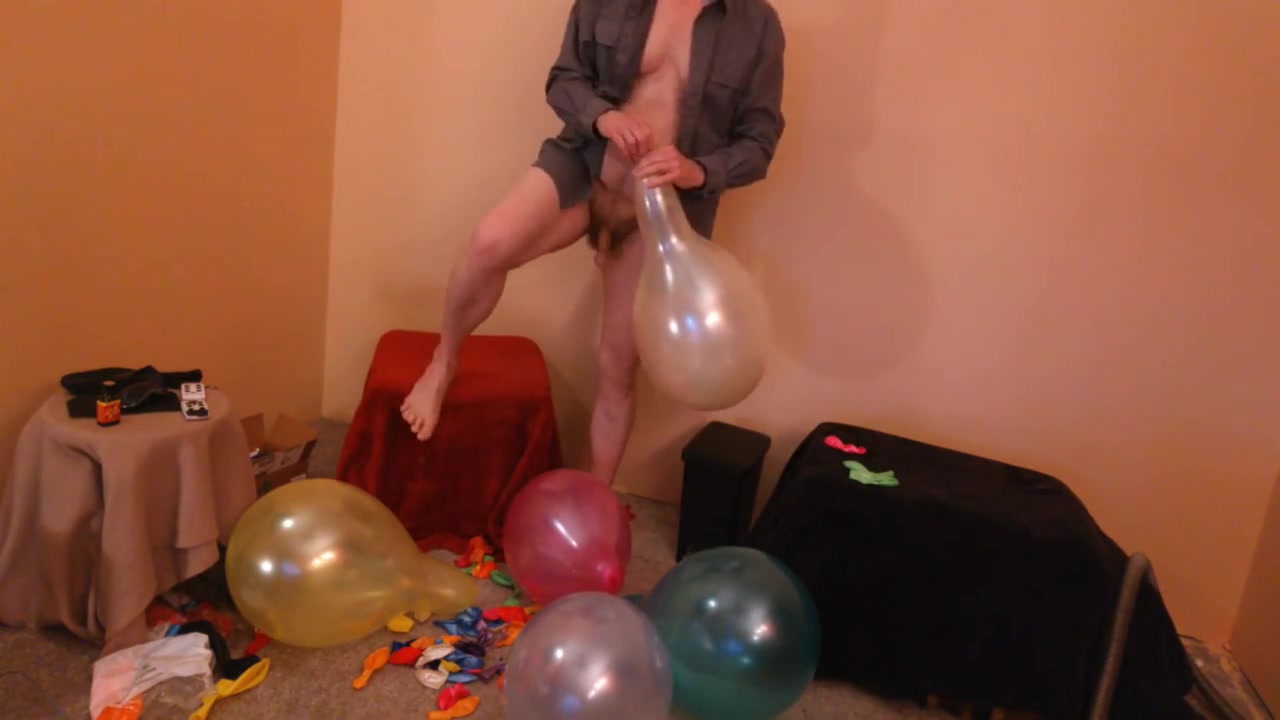 94 Step Pop 12 Balloons And Cum On Q24 - Balloonbanger
