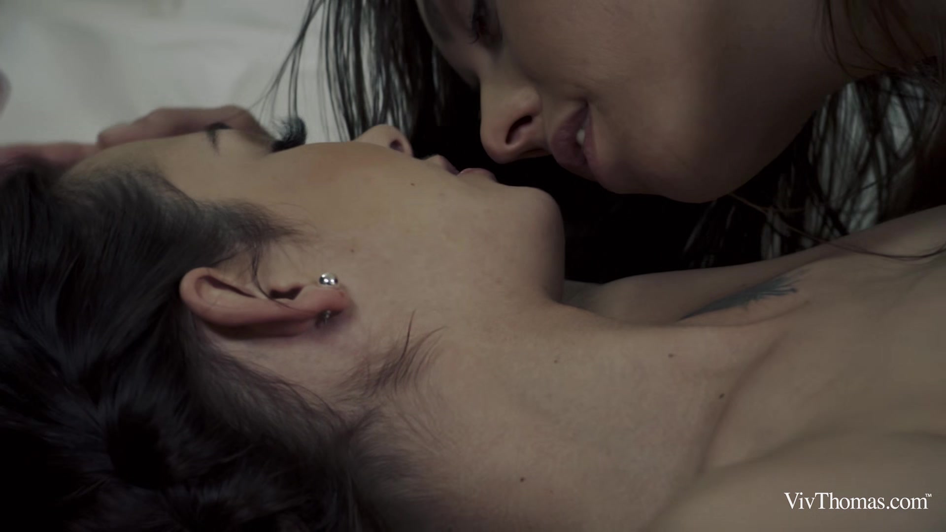 Love Time - Freya Dee & Sabrisse - VivThomas