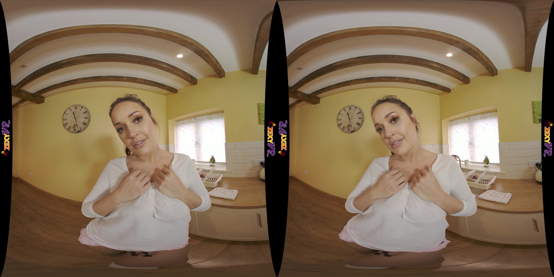 Soaped Up featuring Frankie L - ZexyVR