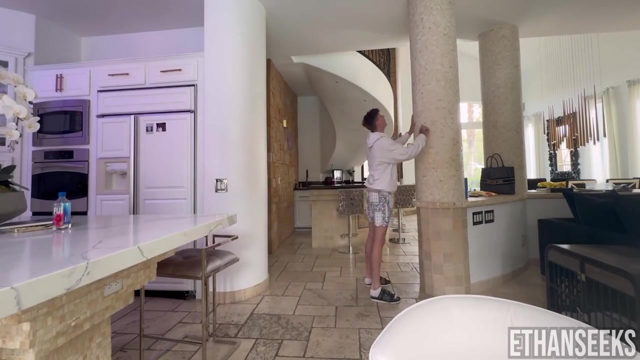 Hot Cougar Crashes Into Neighbor To Lure Him In Her House To Fuck 12 Min With Richelle Ryan And Ethan Seeks