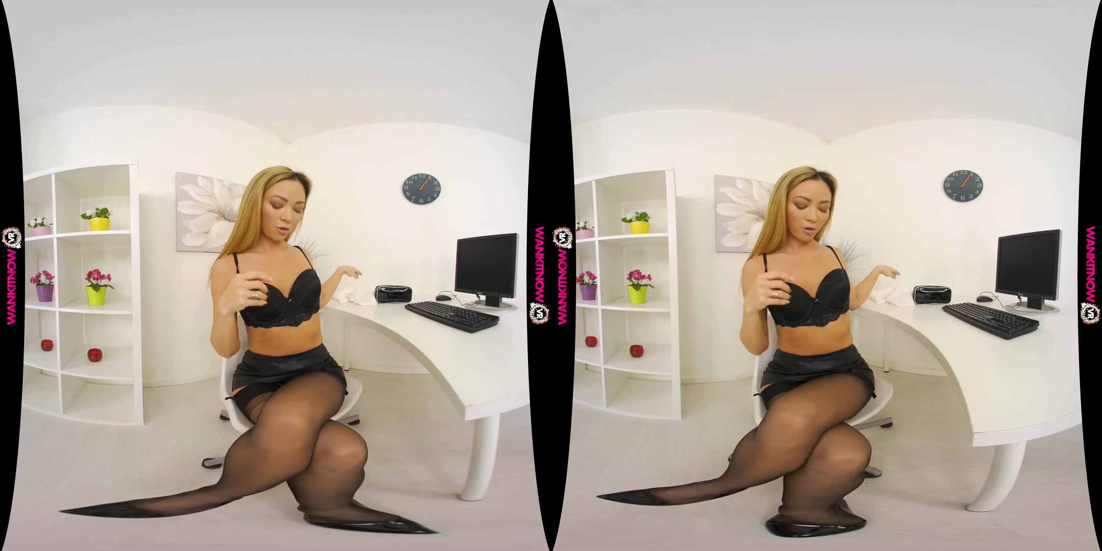 Focus On My Pussy - SexLikeReal
