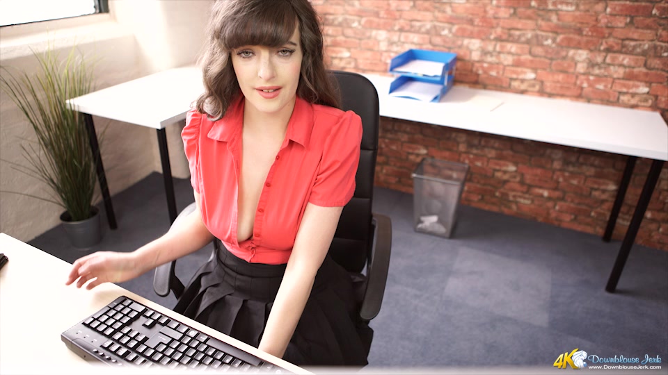 Kate Anne in Webcam Wank - DownblouseJerk