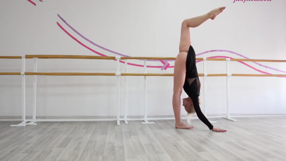 Anna Sigarga - Incredible Russian Gymnast