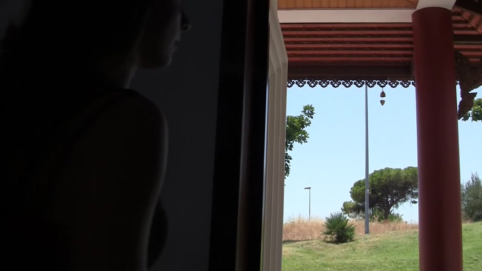 Leila in amateur girl fucks and sucks while in stockings