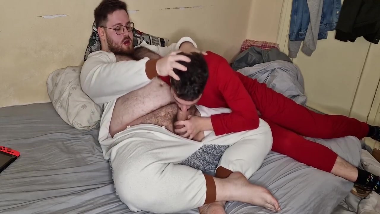 Osos Chupandose Pollas En Pijama short Video 5 Min