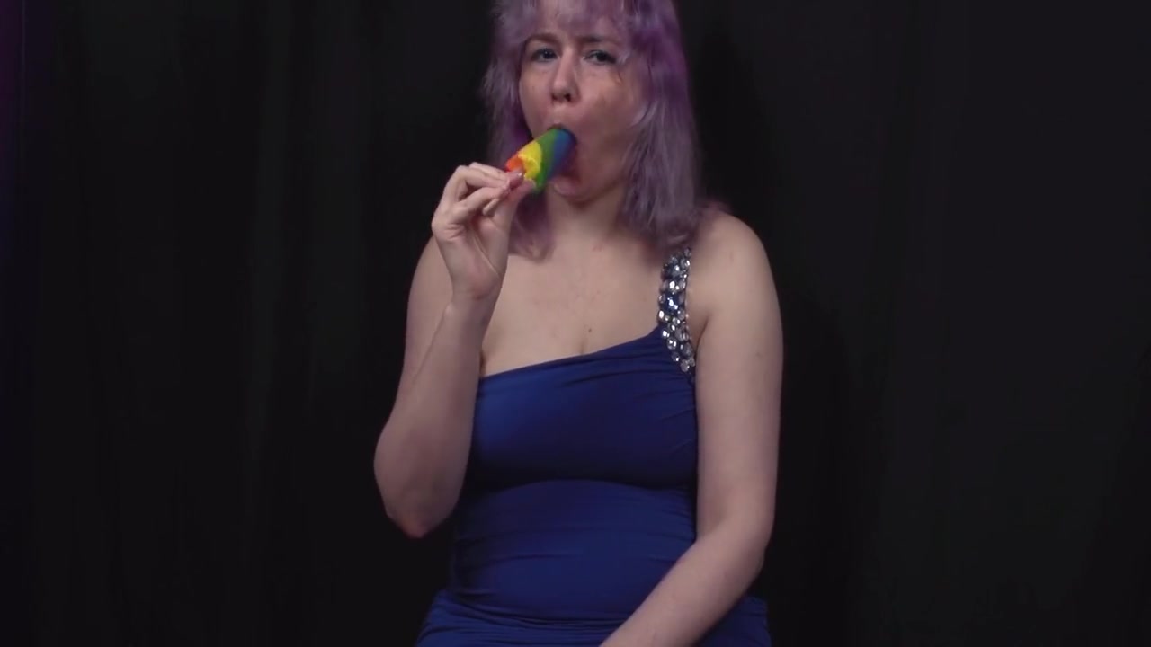 Candi Raven Plays With A Penis Pop 9 Min