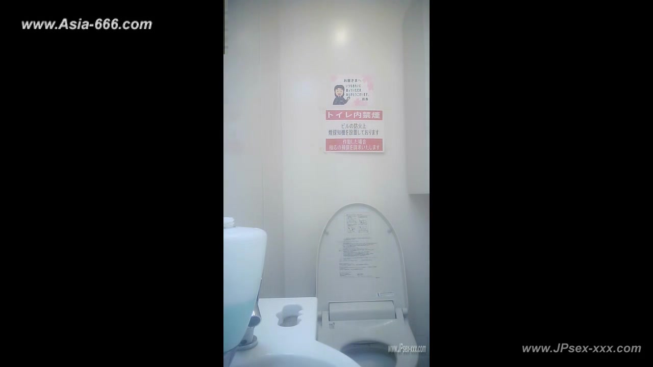 peeping asian office lady go to toilet.7