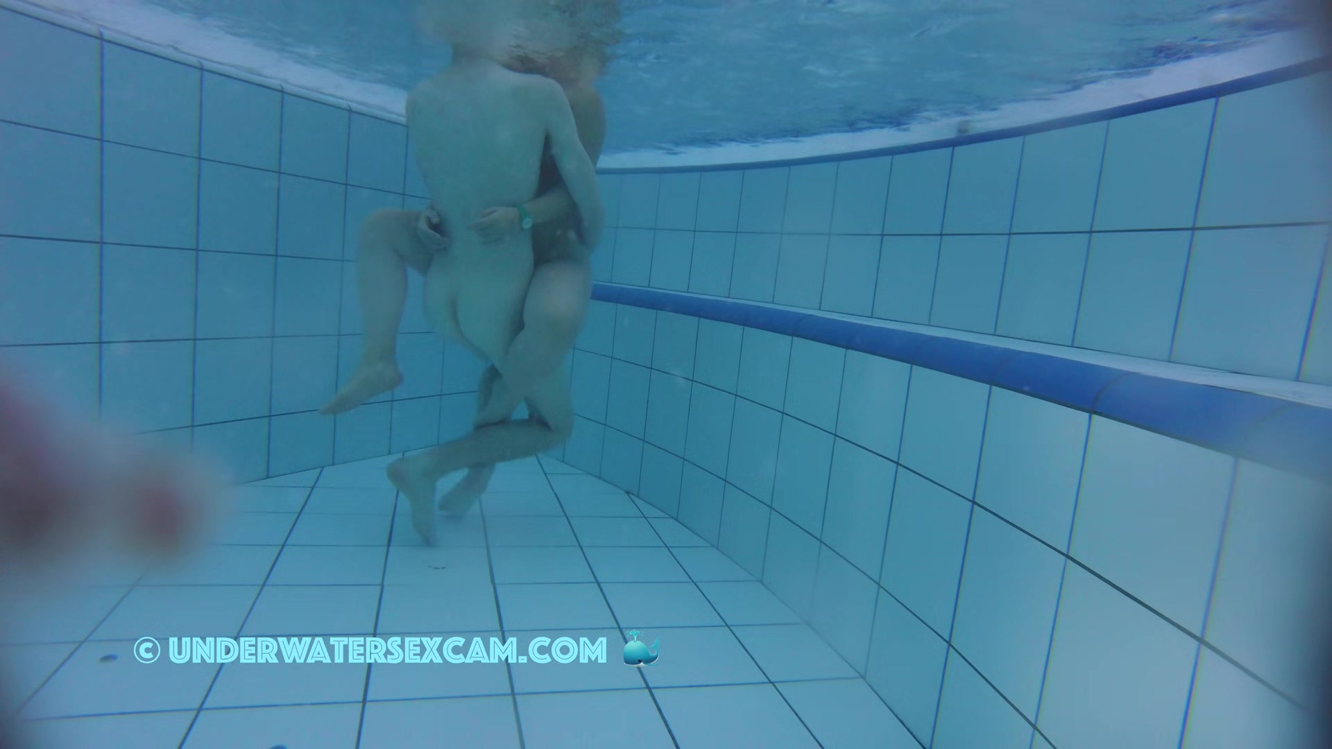 teen 18+ ***couple fucks nude underwater for the first time