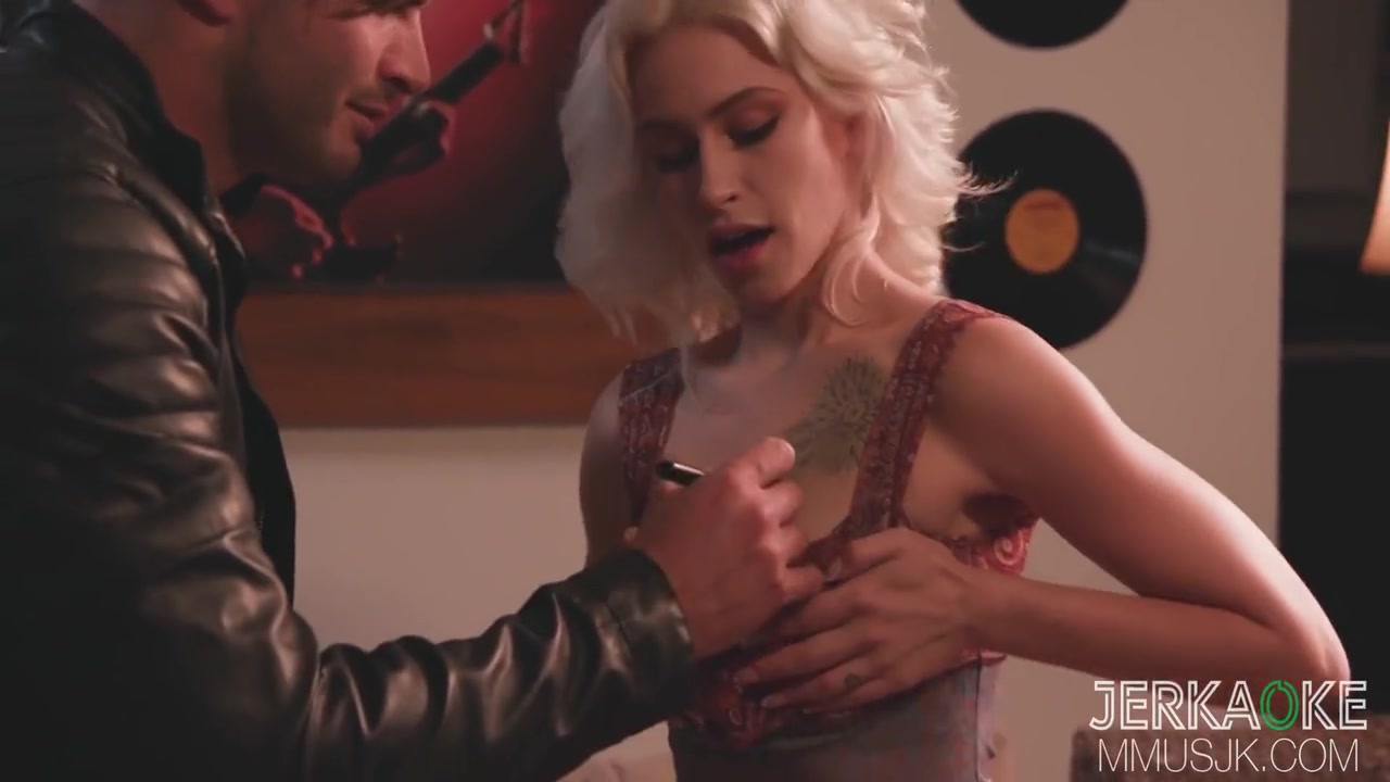 Kiera Cole Hooks Up With Her Rockstar Idol