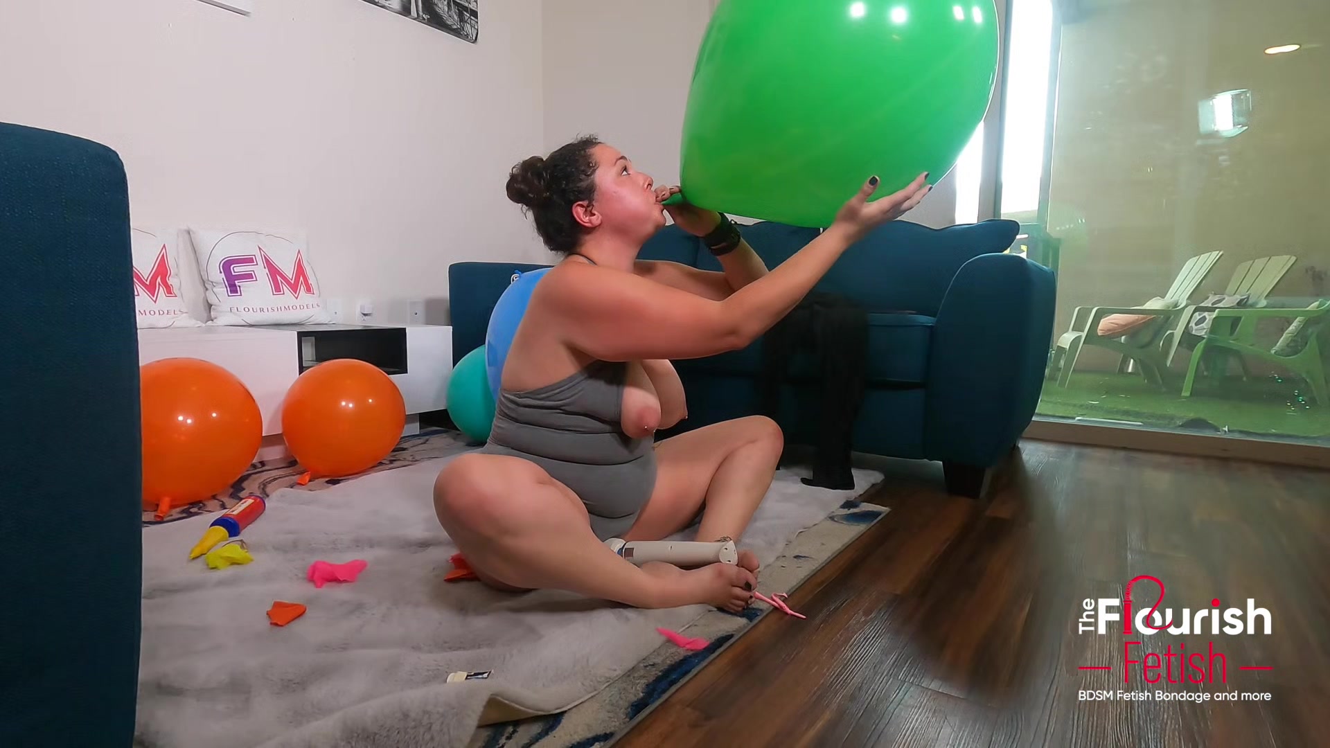 Looning Squirting by Butt Plug Betty