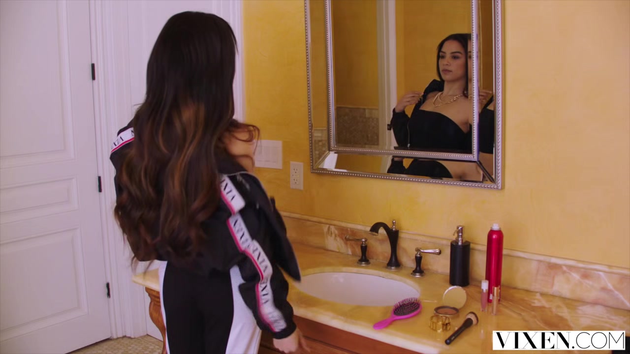 VIXEN Aspiring Singer Can't Keep It Professional