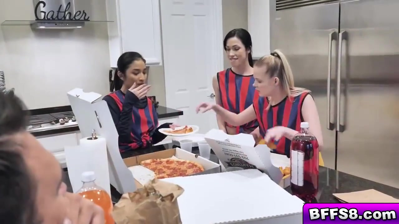 teens 18+ Giving Coach A Special Thank You - Diana Grace, Coco Lovelock And Avery Black