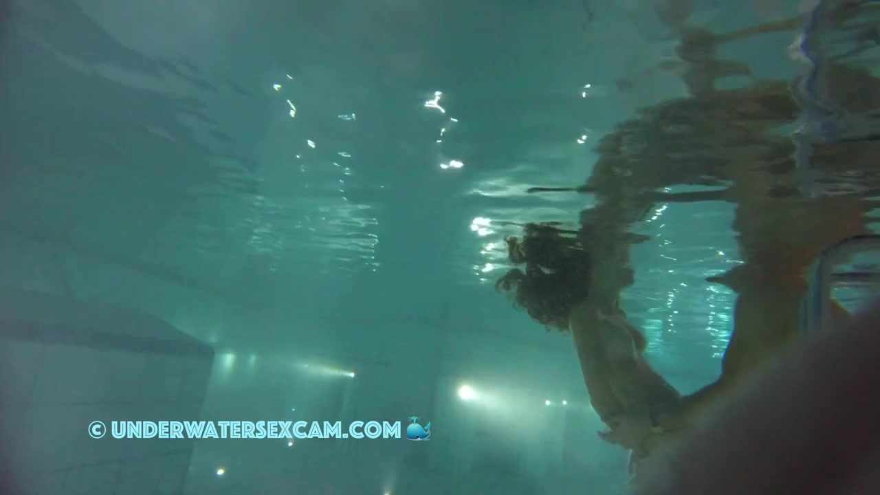 This Long-Haired Teen Has Fun With Her Boyfriend And He Also With The Jet Stream