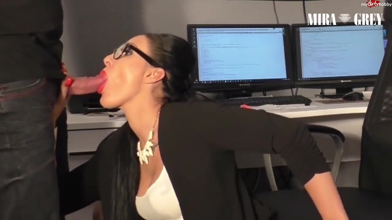 Mira Grey In Buro Bitch Bekommt Xxl Sperma Infusion