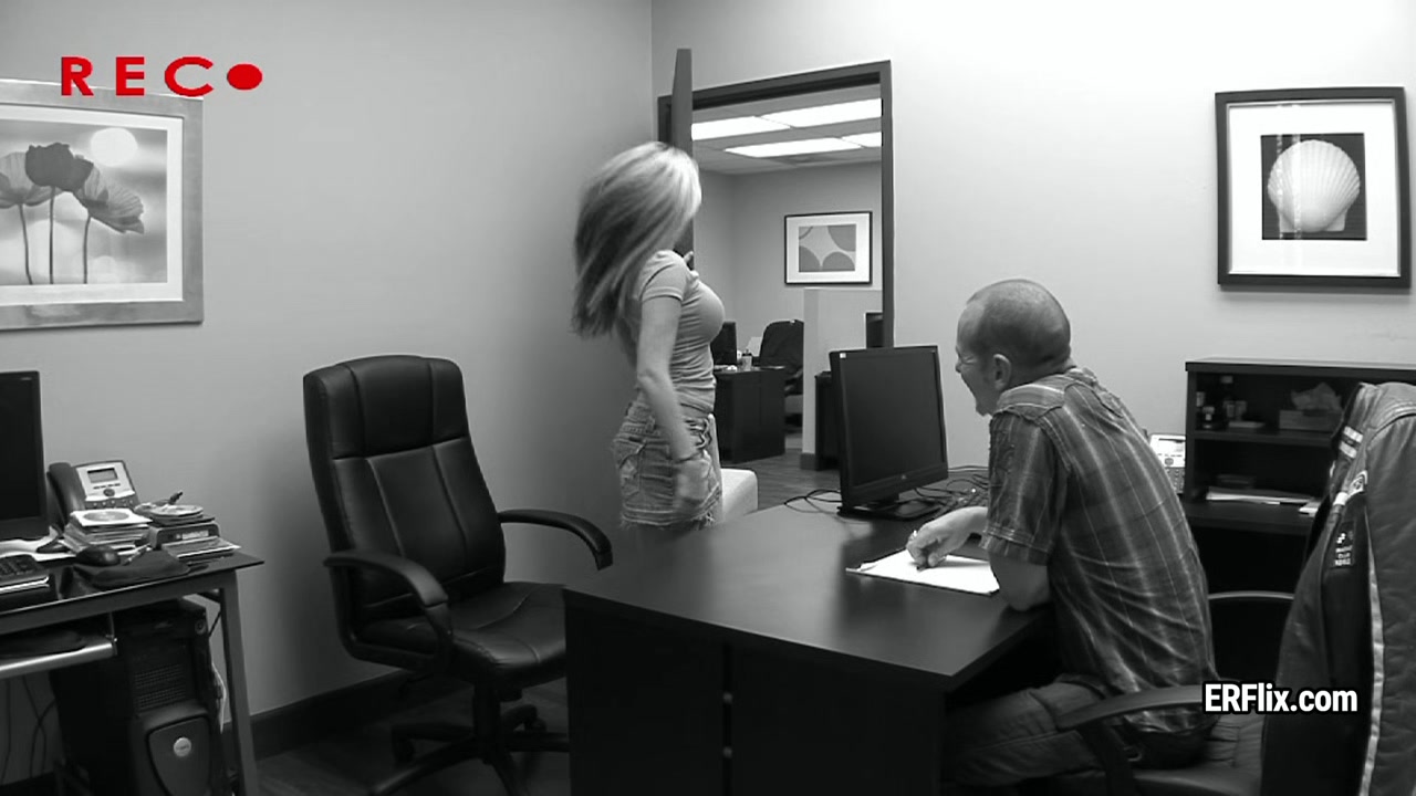 ER Flix - Milf Came For A Porn Casting