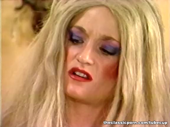 Lonely housewife seduced a stranger