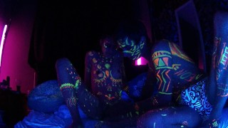 Bemalt & Besamt ! Neon - Kunst !