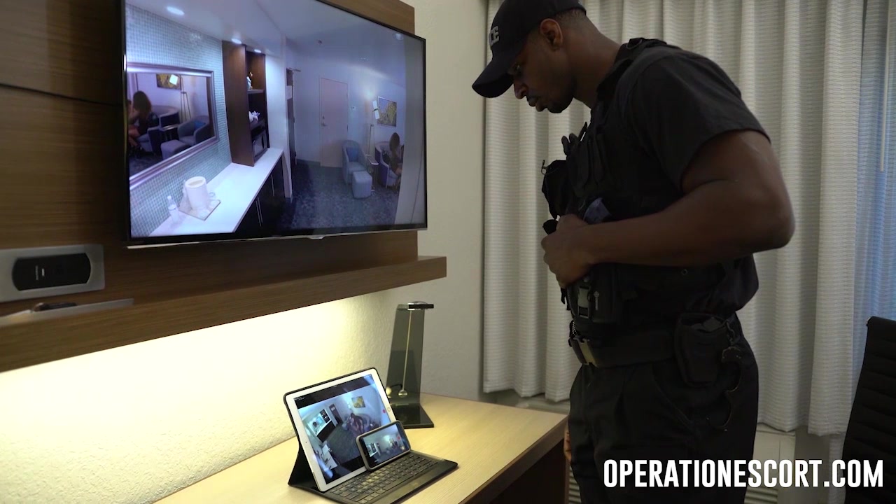 Operation Escort - Case 017 - Mia Faith - That's my friend