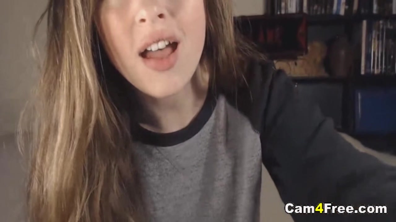 teen 18+ With Big Boobs Put Vibrator On Pussy