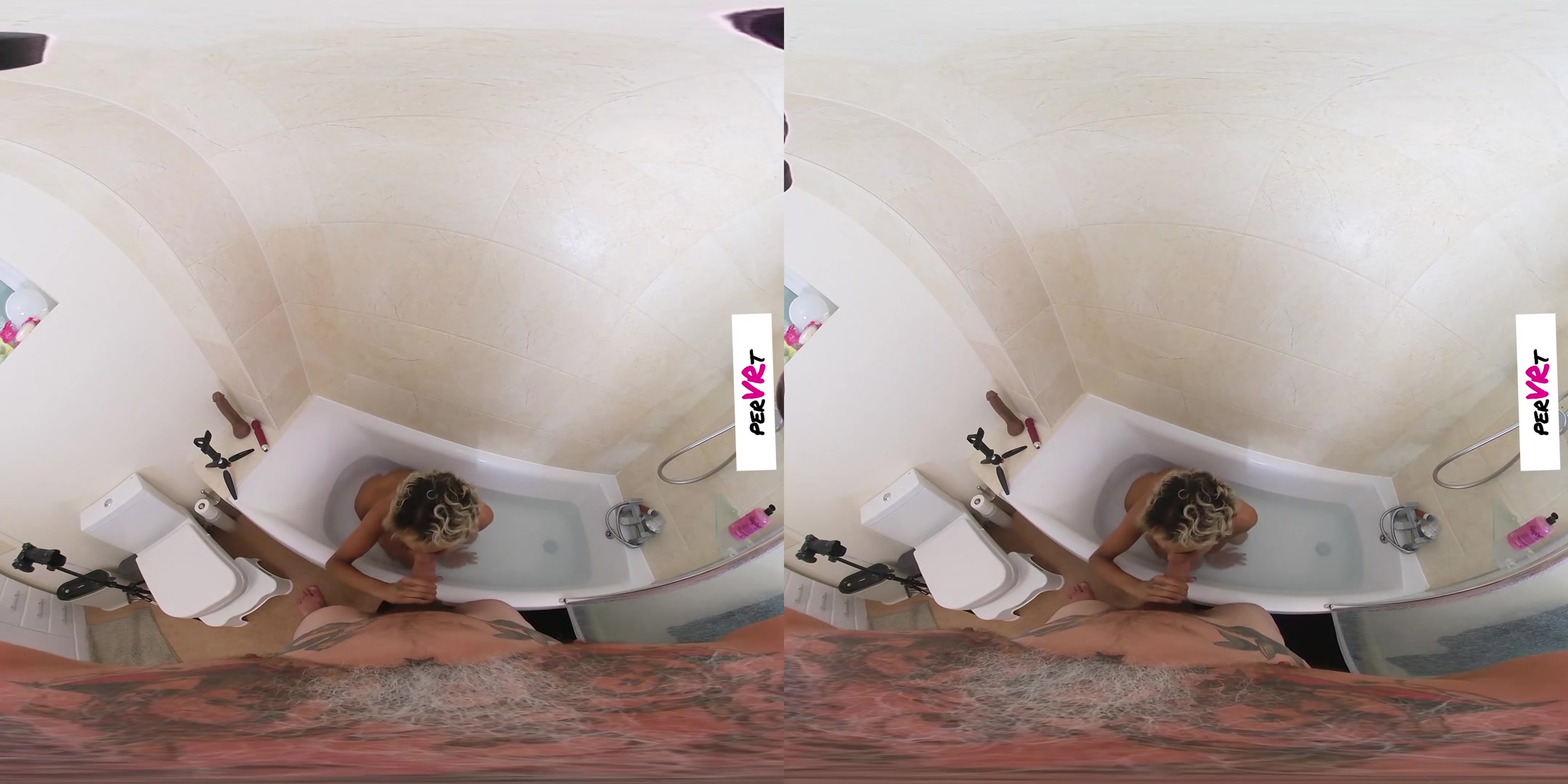 Blowjob And Doggy In The Tub - perVRt