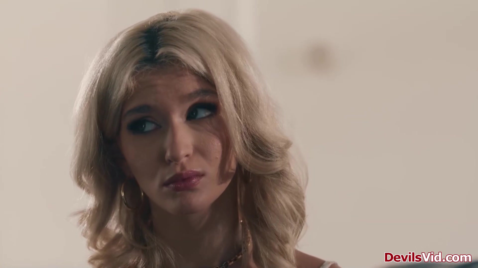 Blonde teen got cheated,fucks stepdads bf to makes it even