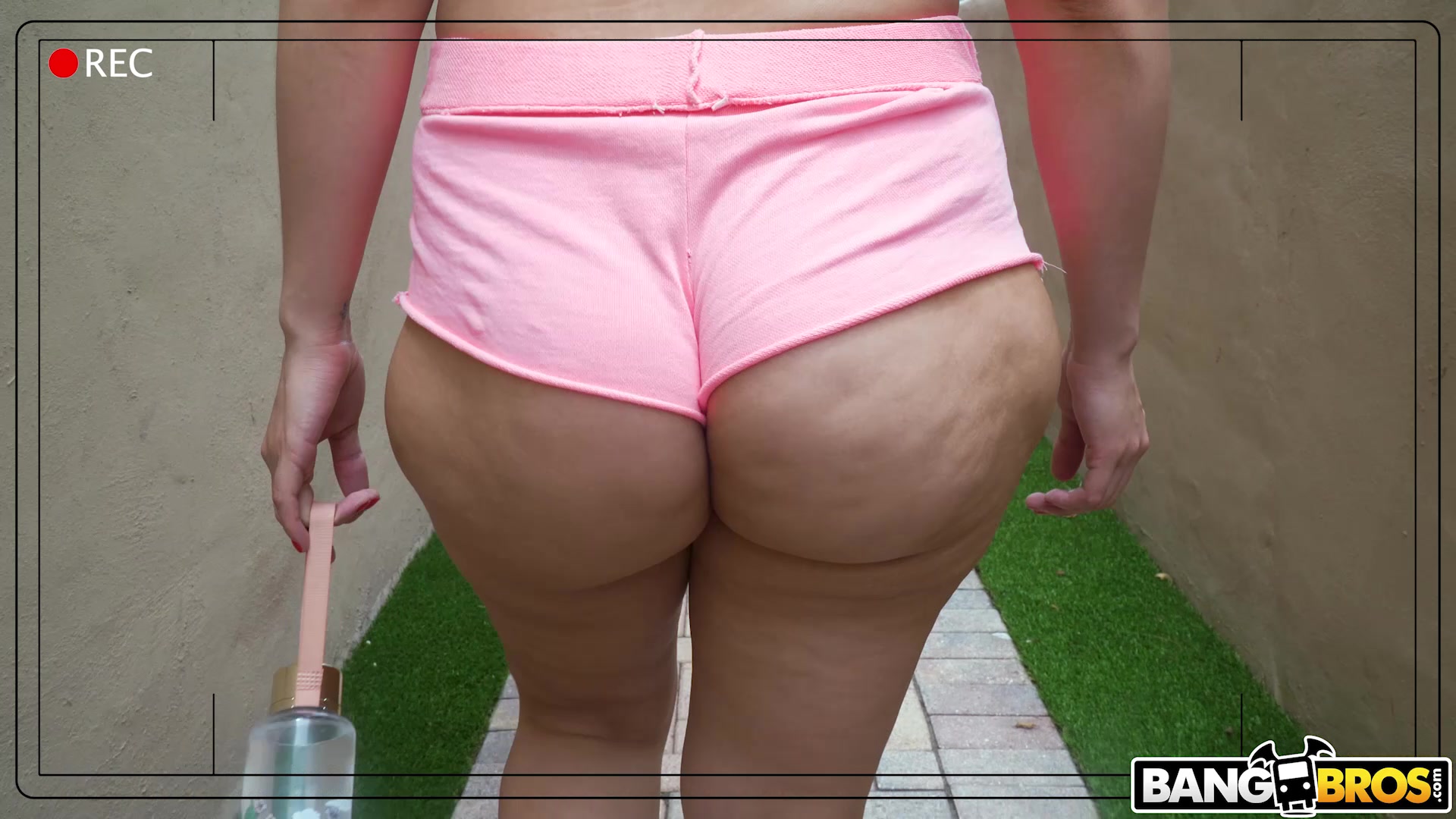 Horny Neighbor Valentina Jewels - AssParade