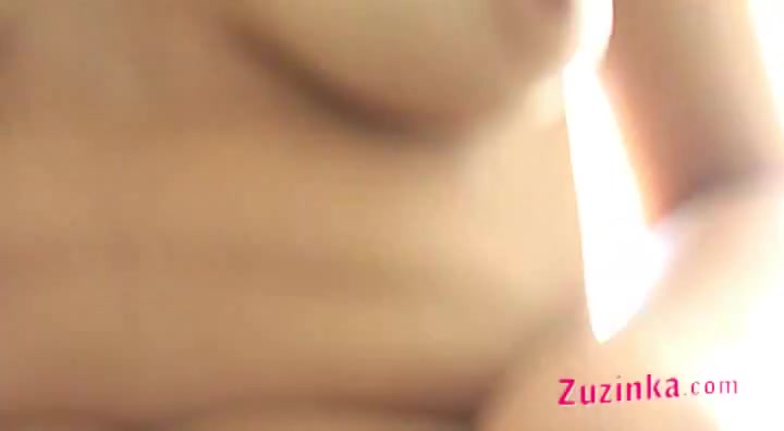 Amateur Zuzinka shaving her pussy