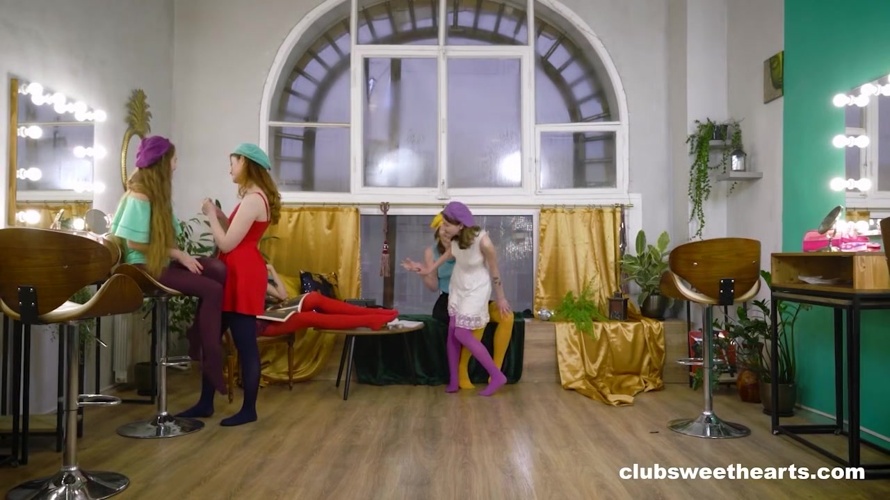 Lesbian Babes having Fun - Clubsweethearts