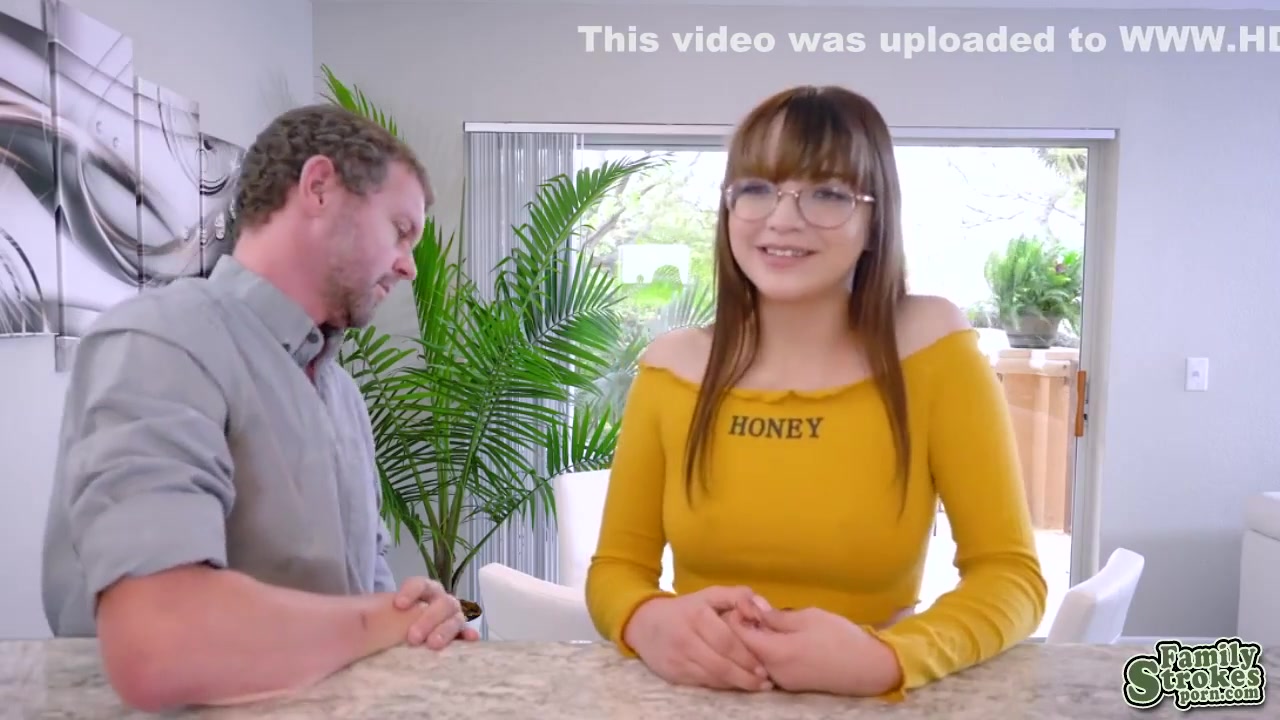 Alex Gives Honey The Massive Cum She - Des Ires