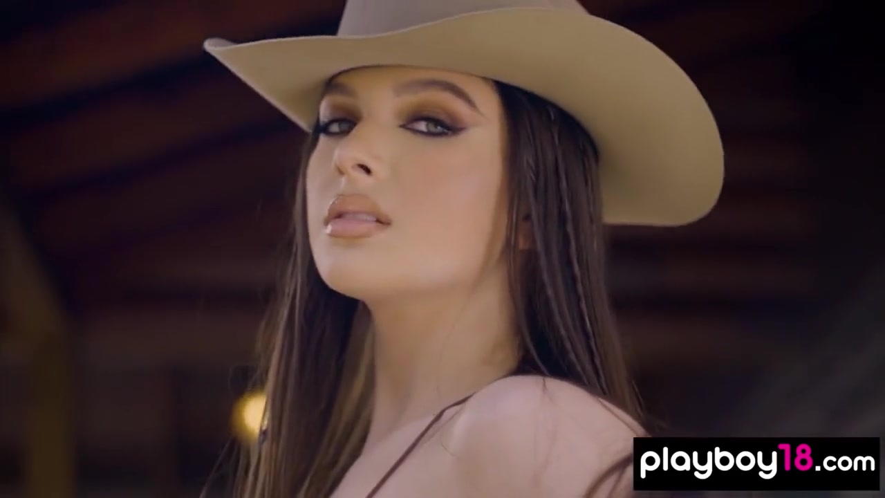 Tempting Cowgirl Flashes Her Amazing Melons