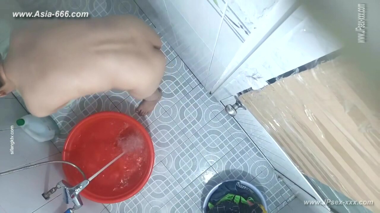 peeping chinese bath.70